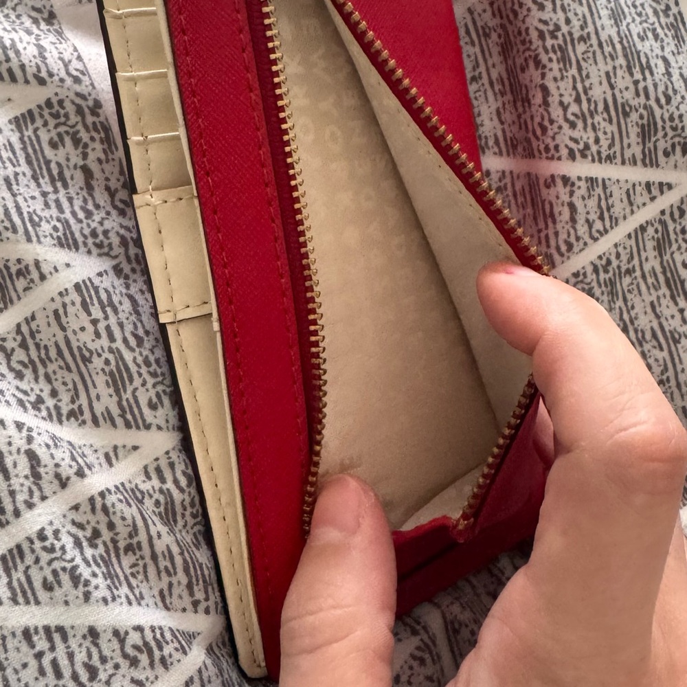 Kate Spade wallet - Picture 4 of 4